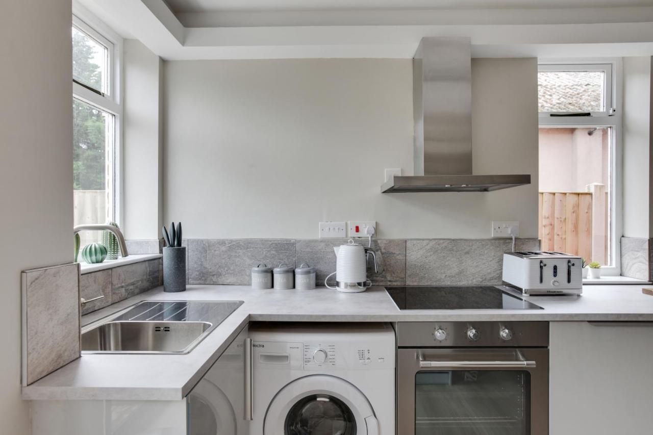 Spacious Three Bedroom House - Free Parking & Wifi Chelmsford Dış mekan fotoğraf